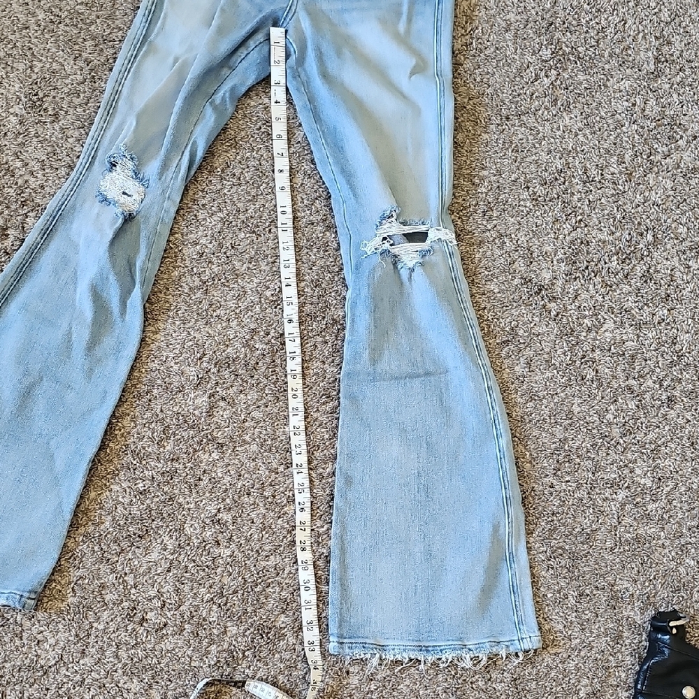 STUNNING FLYING MONKEY HI RISE DISTRESSED FLARES LIGHTWASH - Picture 5 of 11